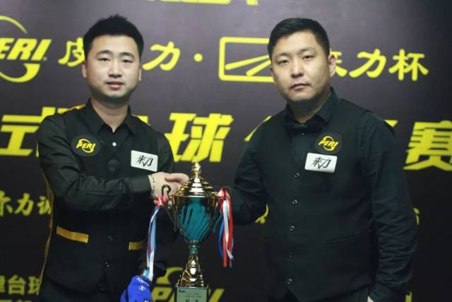 要数他近乎 要数他近乎